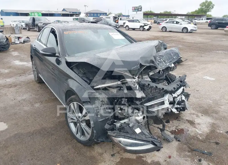 2018 Mercedes Benz C 300 photo