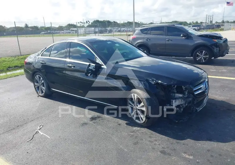 2018 Mercedes Benz C 300 фото