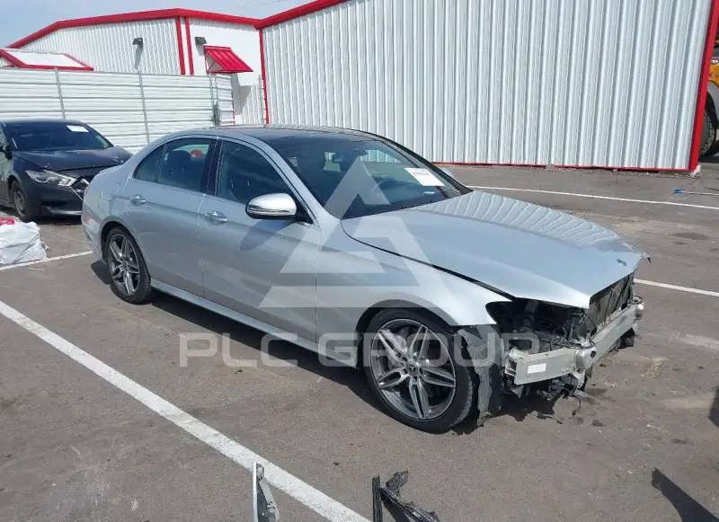 2018 Mercedes Benz E 300 фото