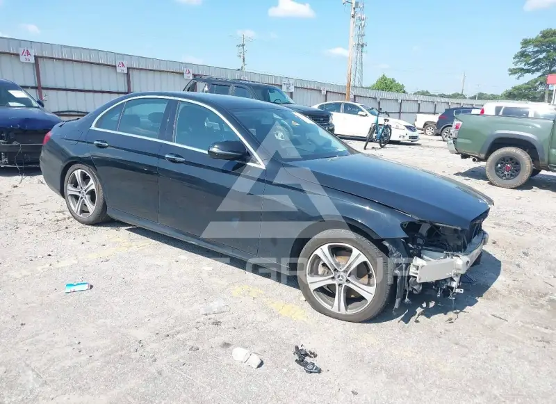 2018 Mercedes Benz E 300 фото
