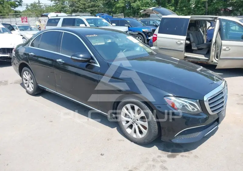 2018 Mercedes Benz E 300 photo