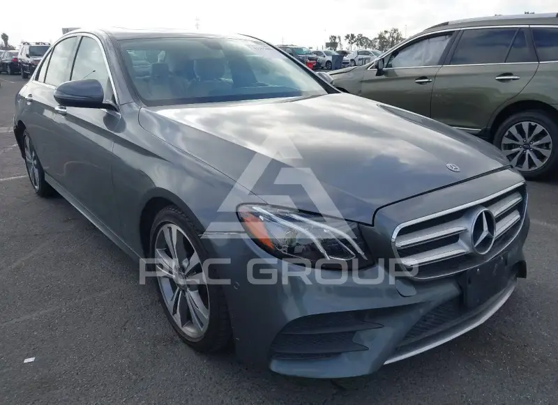 2018 Mercedes Benz E 300 фото