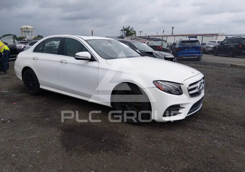 2018 Mercedes Benz E 300 фото
