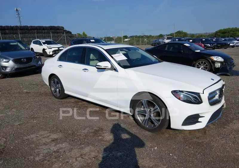 2018 Mercedes Benz E 300 фото