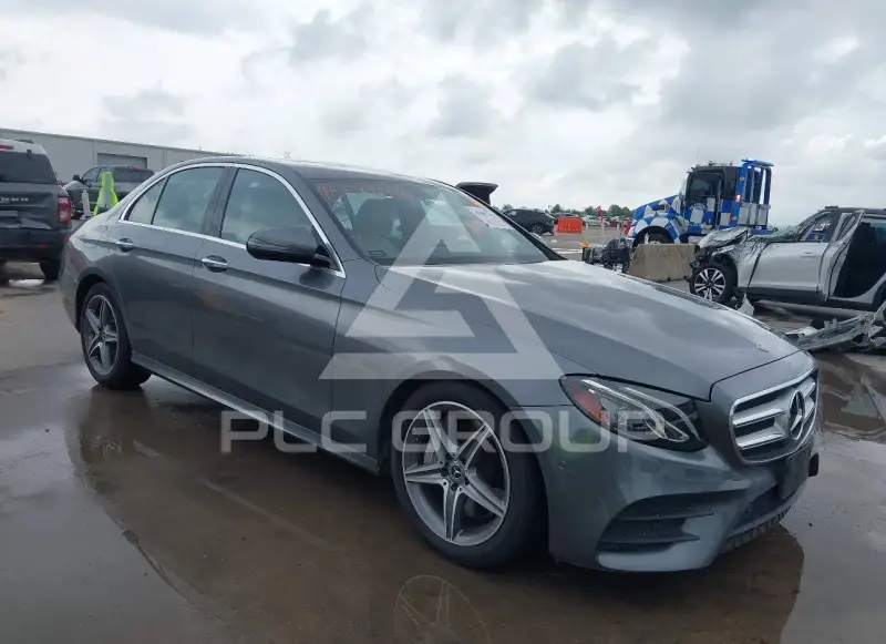 2018 Mercedes Benz E 300 фото