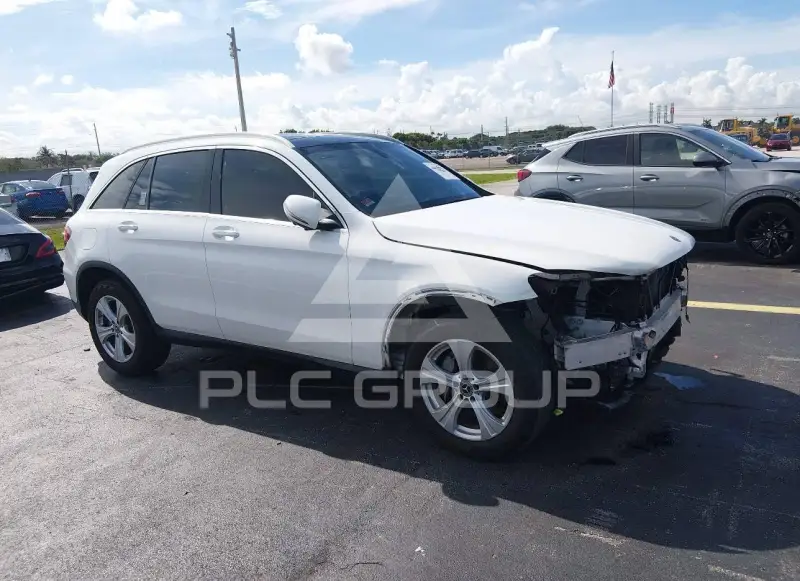 2018 Mercedes Benz GLC 300 фото