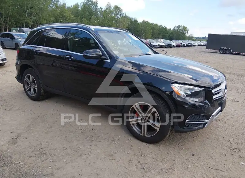 2018 Mercedes Benz GLC 300 фото