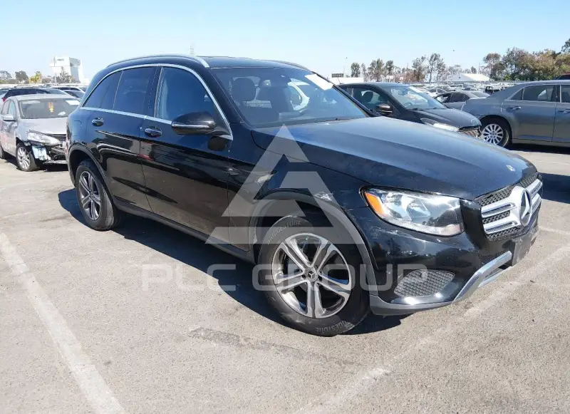 2018 Mercedes Benz GLC 300 photo