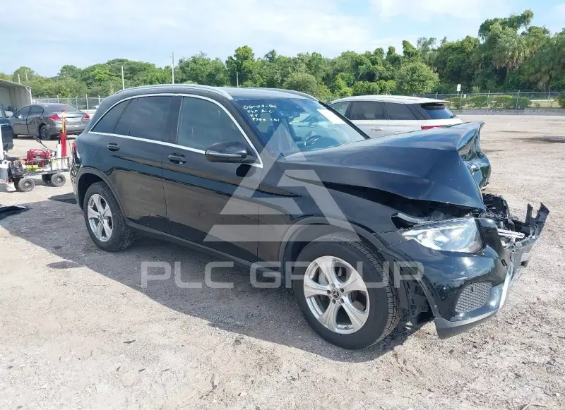 2018 Mercedes Benz GLC 300 photo