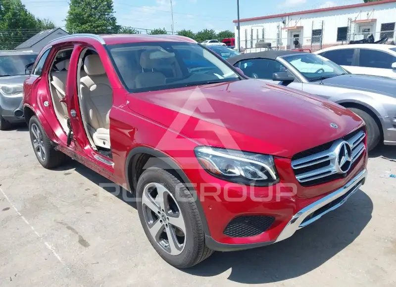 2018 Mercedes Benz GLC 300 фото