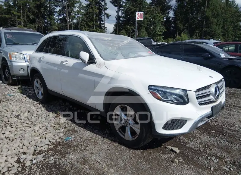 2018 Mercedes Benz GLC 300 фото