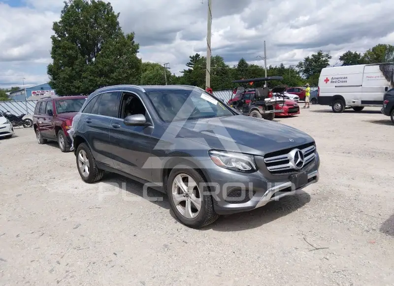 2018 Mercedes Benz GLC 300 фото