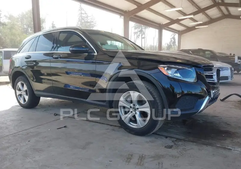 2018 Mercedes Benz GLC 300 photo