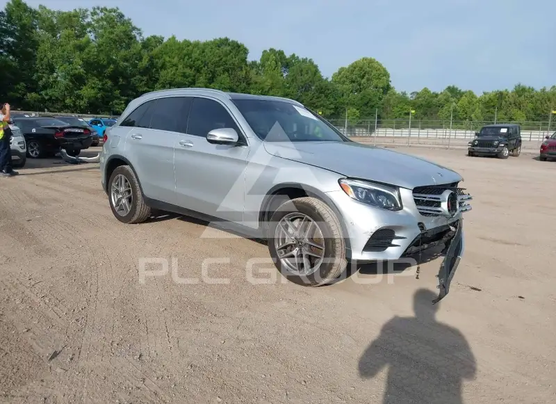 2018 Mercedes Benz GLC 300 фото