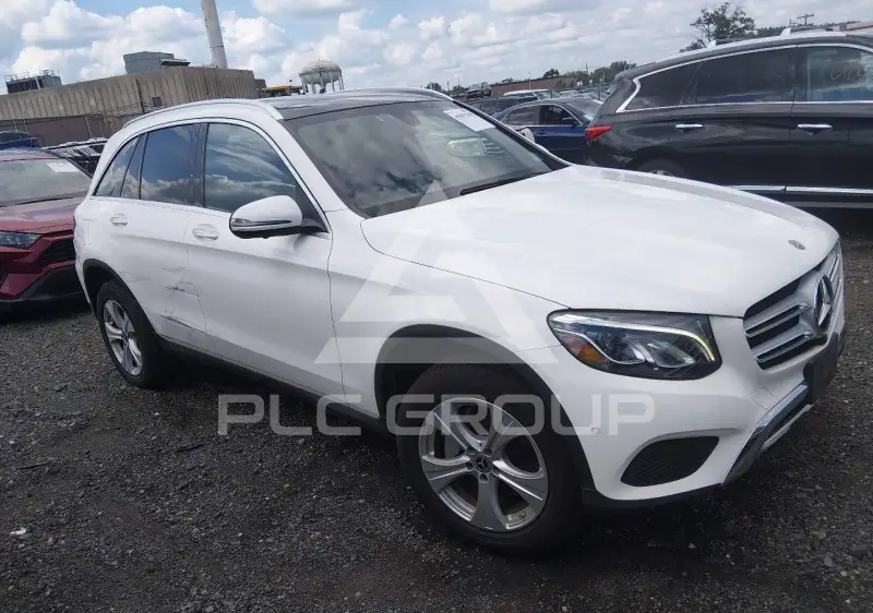 2018 Mercedes Benz GLC 300 фото