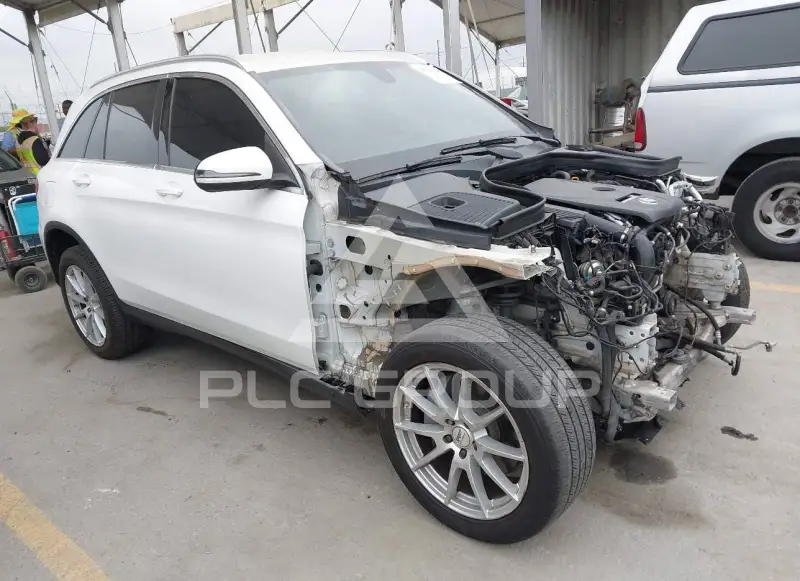 2018 Mercedes Benz GLC 300 photo