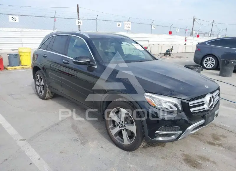 2018 Mercedes Benz GLC 300 фото