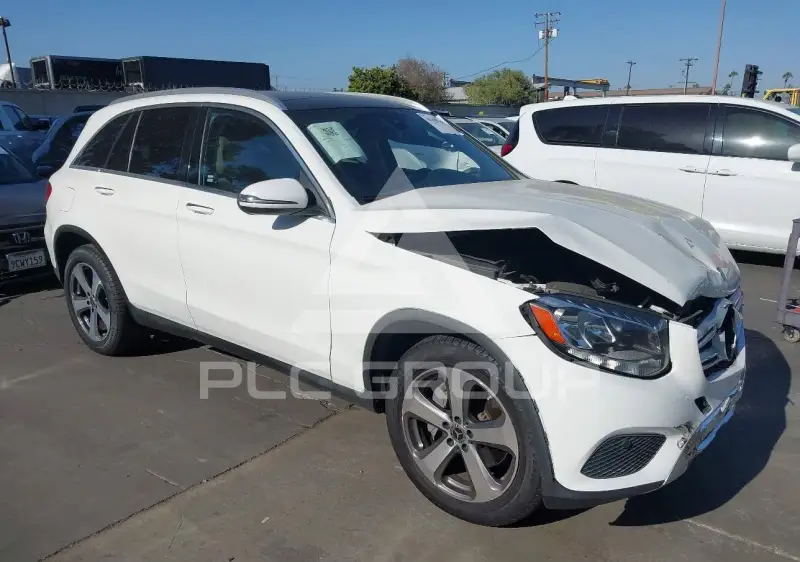 2018 Mercedes Benz GLC 300 фото