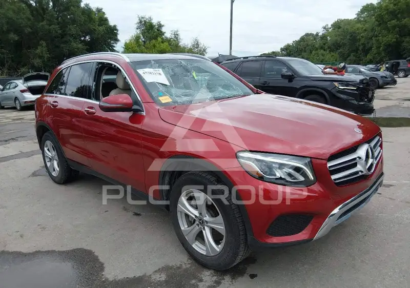 2018 Mercedes Benz GLC 300 фото