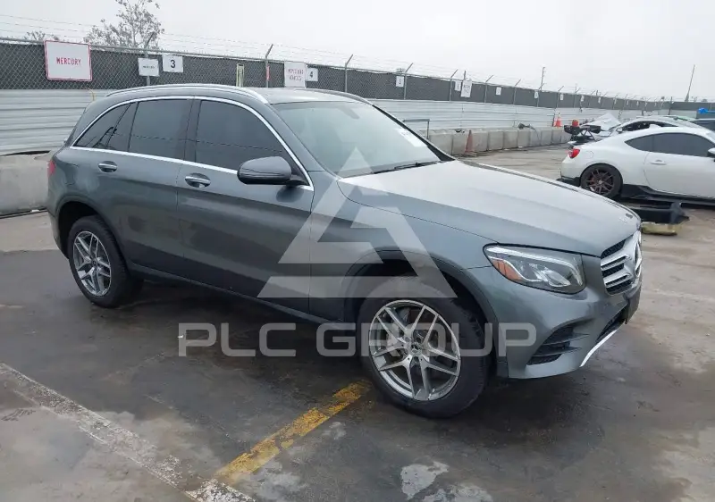 2018 Mercedes Benz GLC 300 фото
