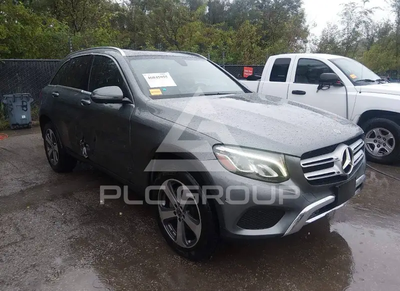 2018 Mercedes Benz GLC 300 фото