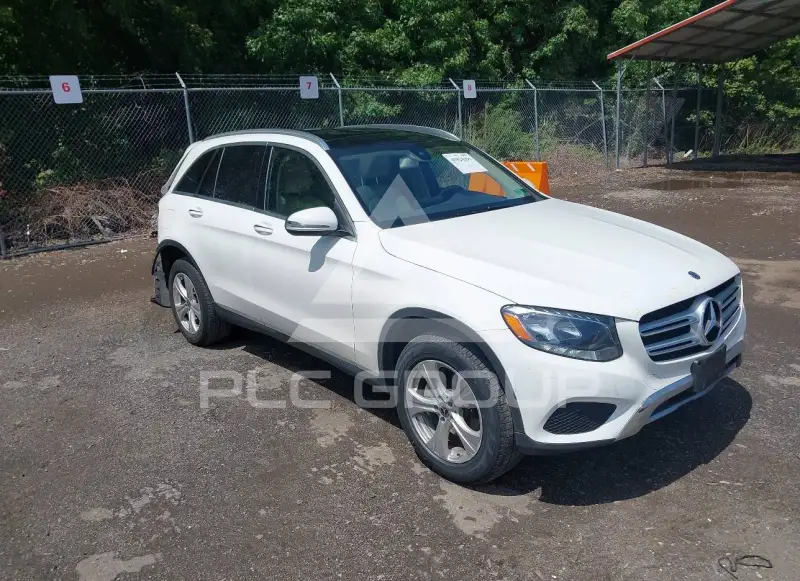 2018 Mercedes Benz GLC 300 photo