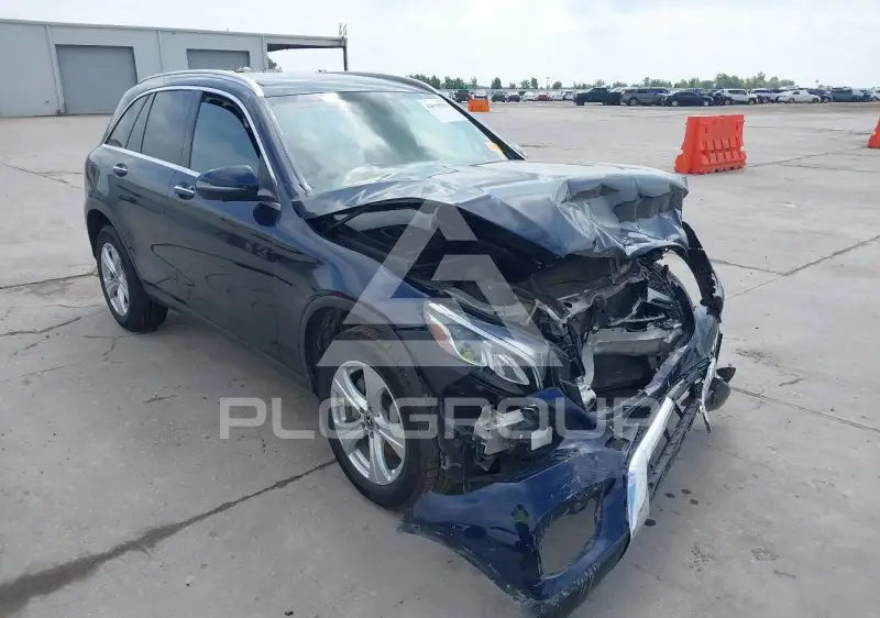 2018 Mercedes Benz GLC 300 фото