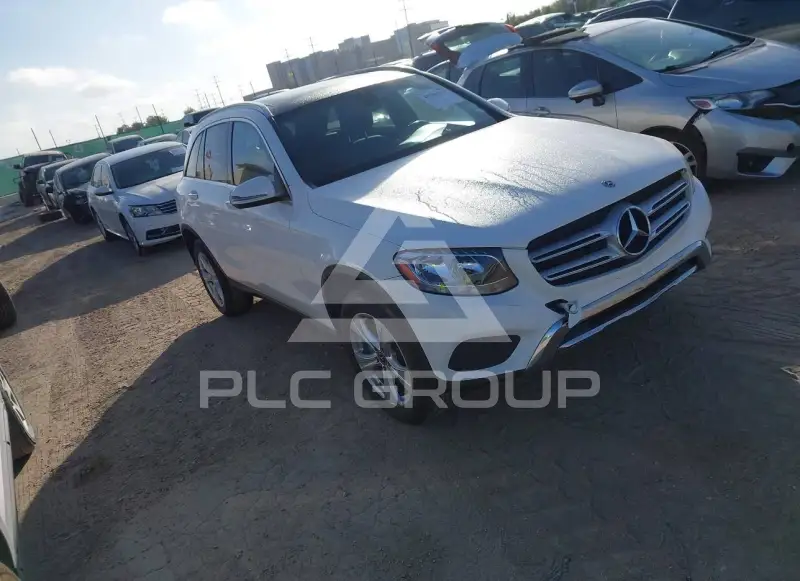 2018 Mercedes Benz GLC 300 фото