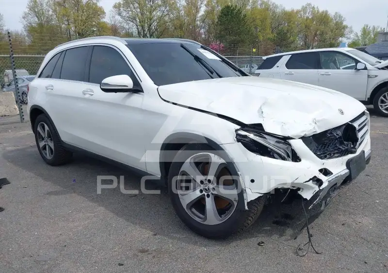 2018 Mercedes Benz GLC 300 фото