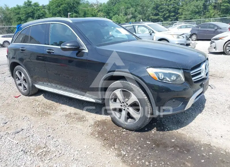 2018 Mercedes Benz GLC 300 фото