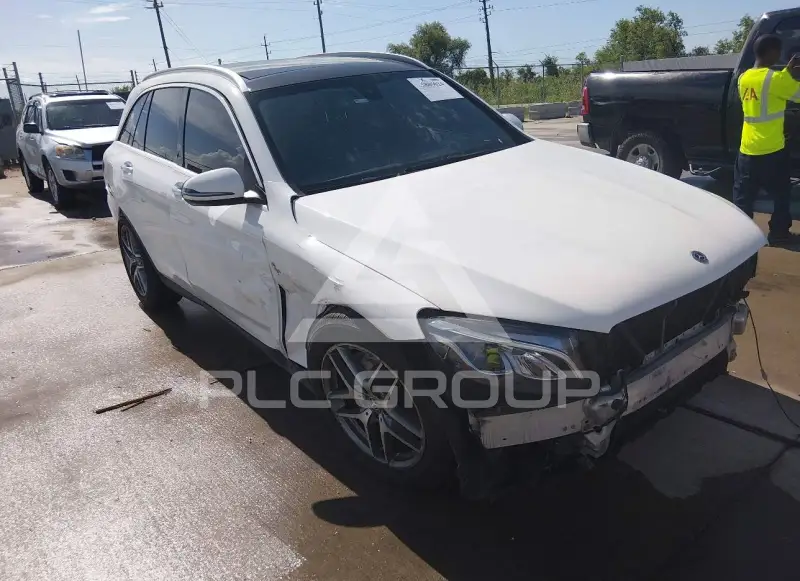 2018 Mercedes Benz GLC 300 photo