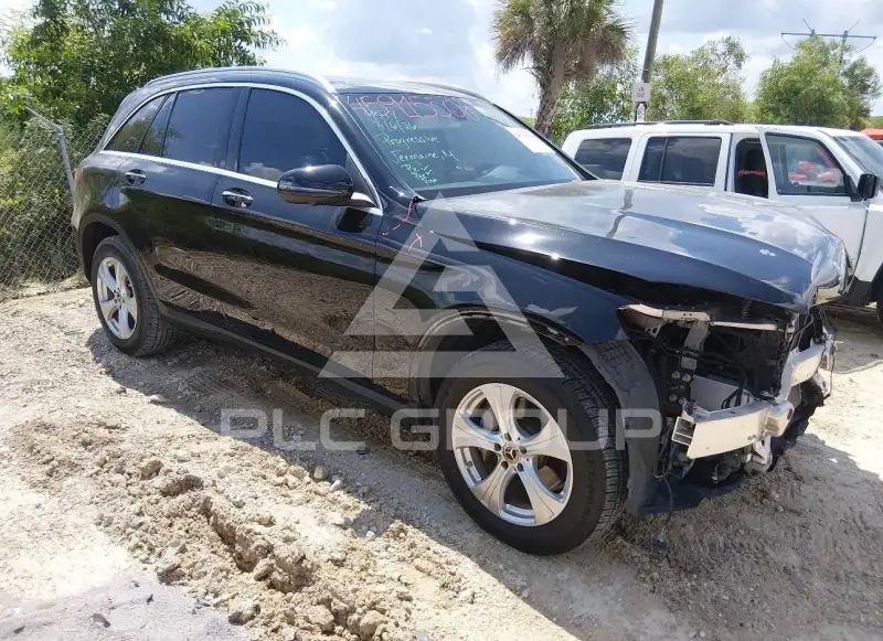 2018 Mercedes Benz GLC 300 фото