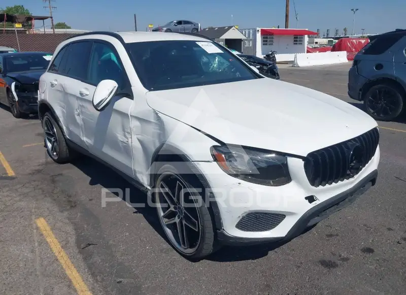 2018 Mercedes Benz GLC 300 фото
