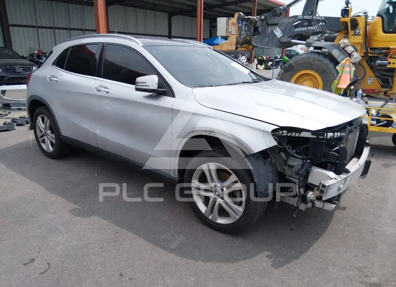 2018 Mercedes Benz GLA 250 фото