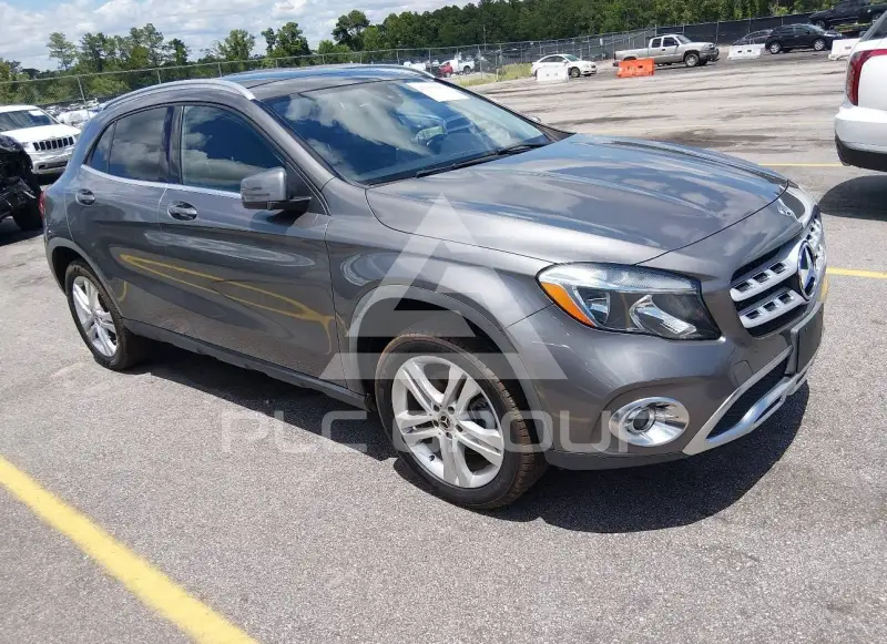 2018 Mercedes Benz GLA 250 фото
