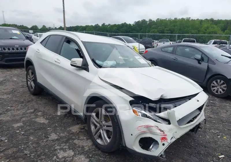2018 Mercedes Benz GLA 250 фото