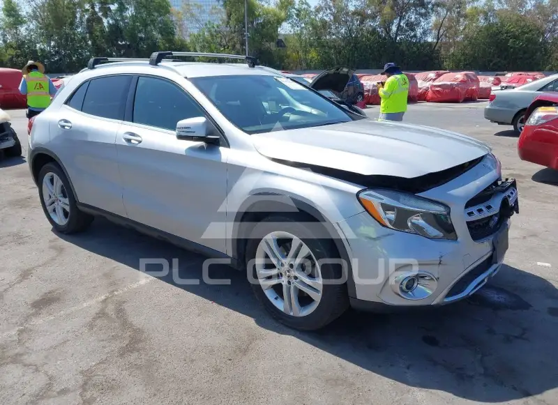2018 Mercedes Benz GLA 250 фото