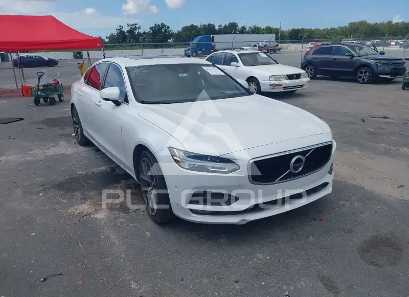 2018 Volvo S90 photo