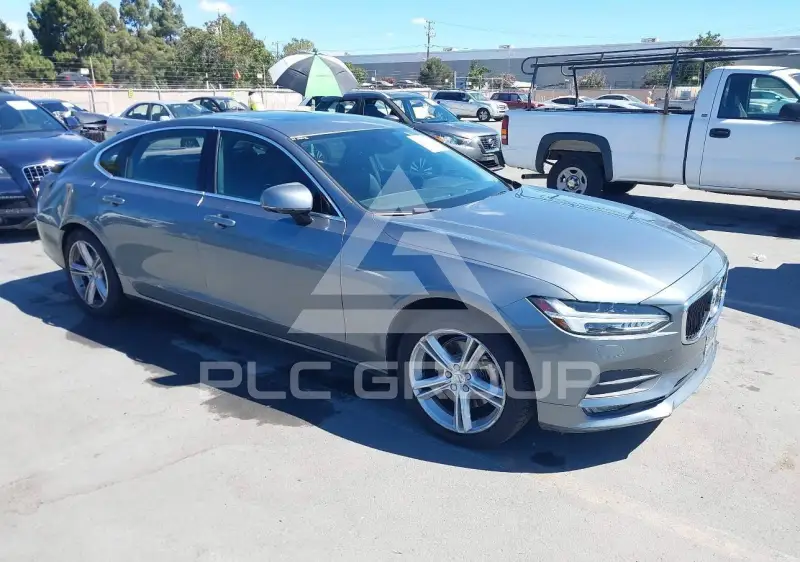 2018 Volvo S90 photo