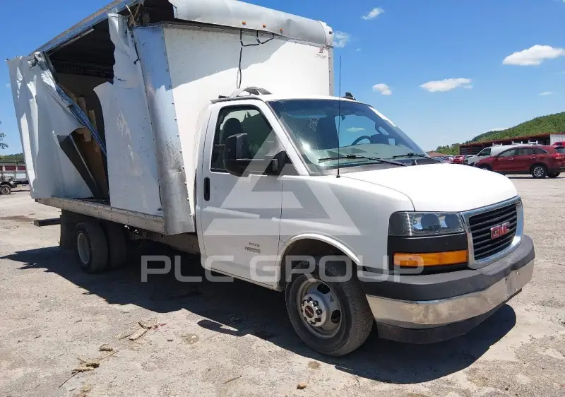 2018 GMC SAVANA photo