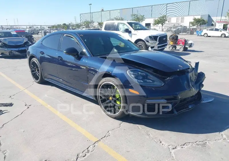 2018 Porsche PANAMERA photo