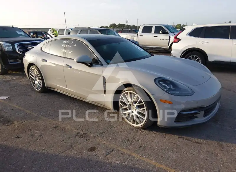 2018 Porsche Panamera photo