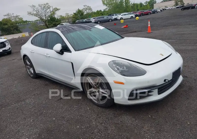 2018 Porsche Panamera photo