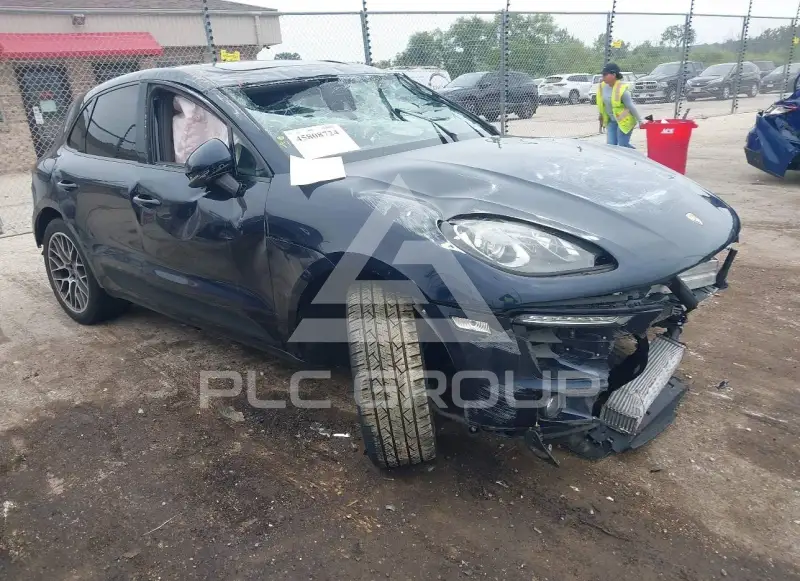 2018 Porsche MACAN photo