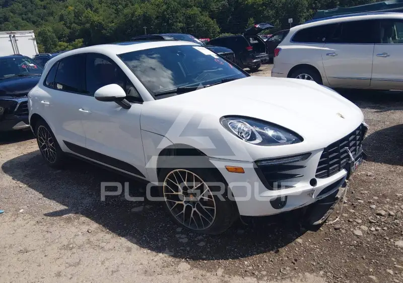 2018 Porsche MACAN photo