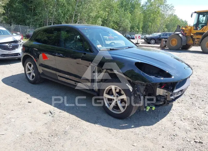 2018 Porsche MACAN photo