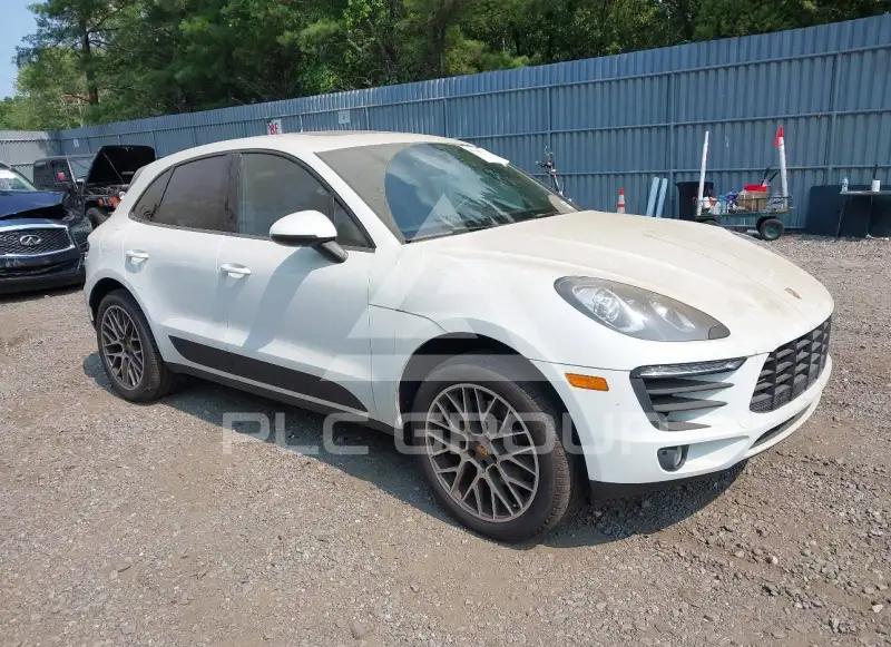 2018 Porsche MACAN photo