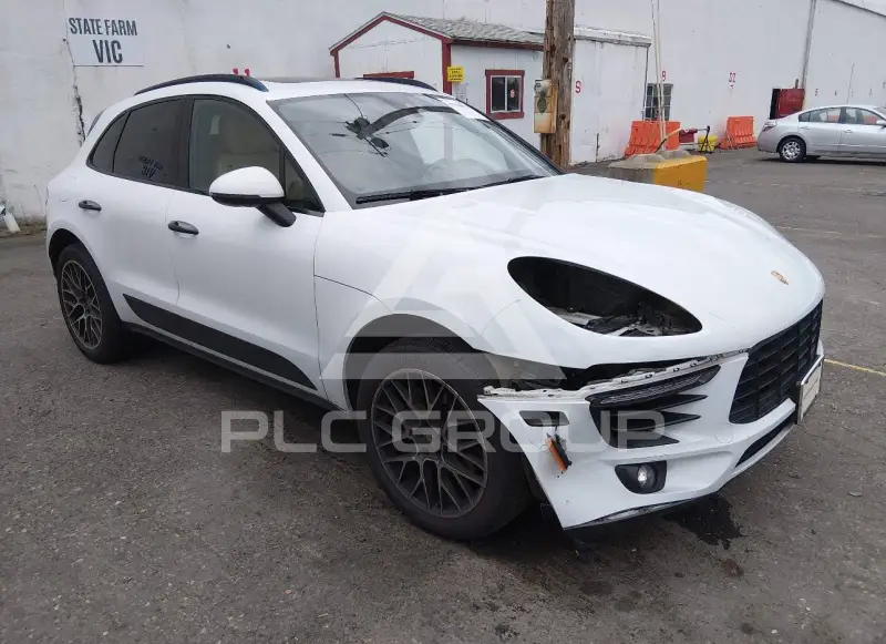 2018 Porsche MACAN photo