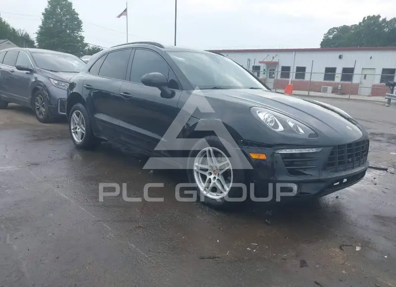 2018 Porsche MACAN photo