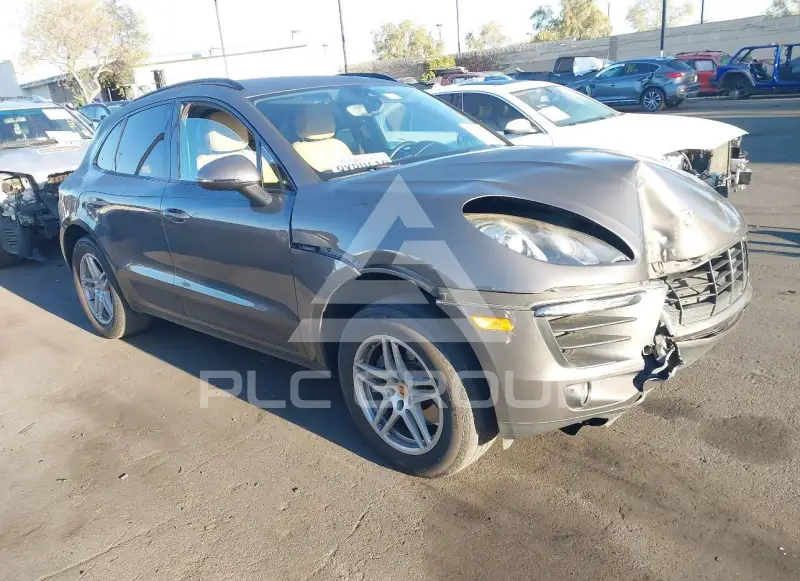 2018 Porsche MACAN photo